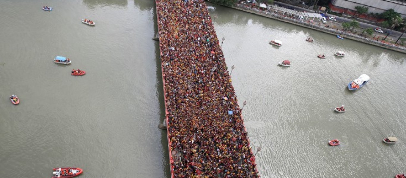 Φιλιππίνες: Ένα εκατομμύριο άνθρωποι στους δρόμους για τον «μαύρο Ναζωραίο» (φωτό)
